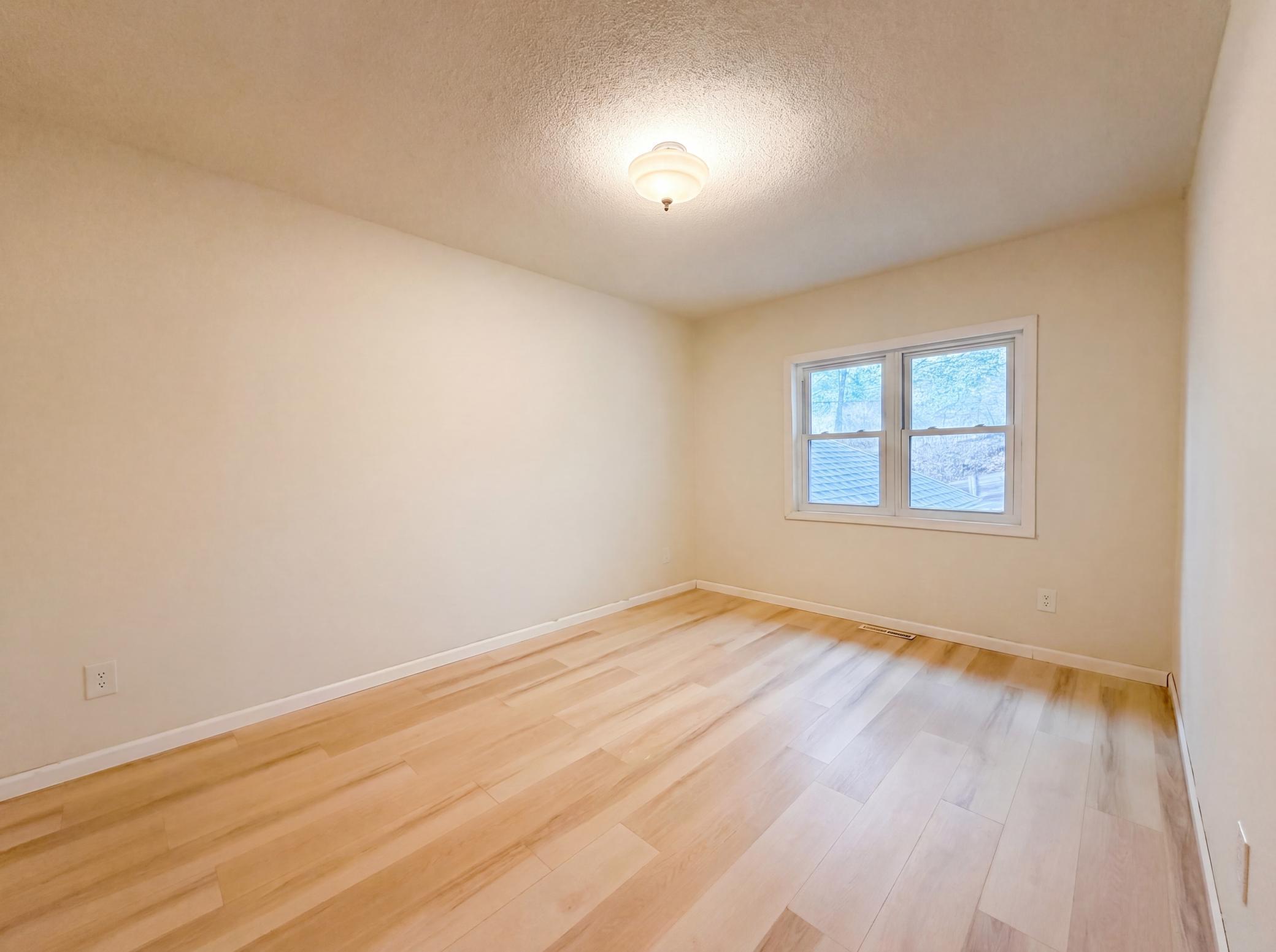 6475 Grandview Drive Property Photo 14