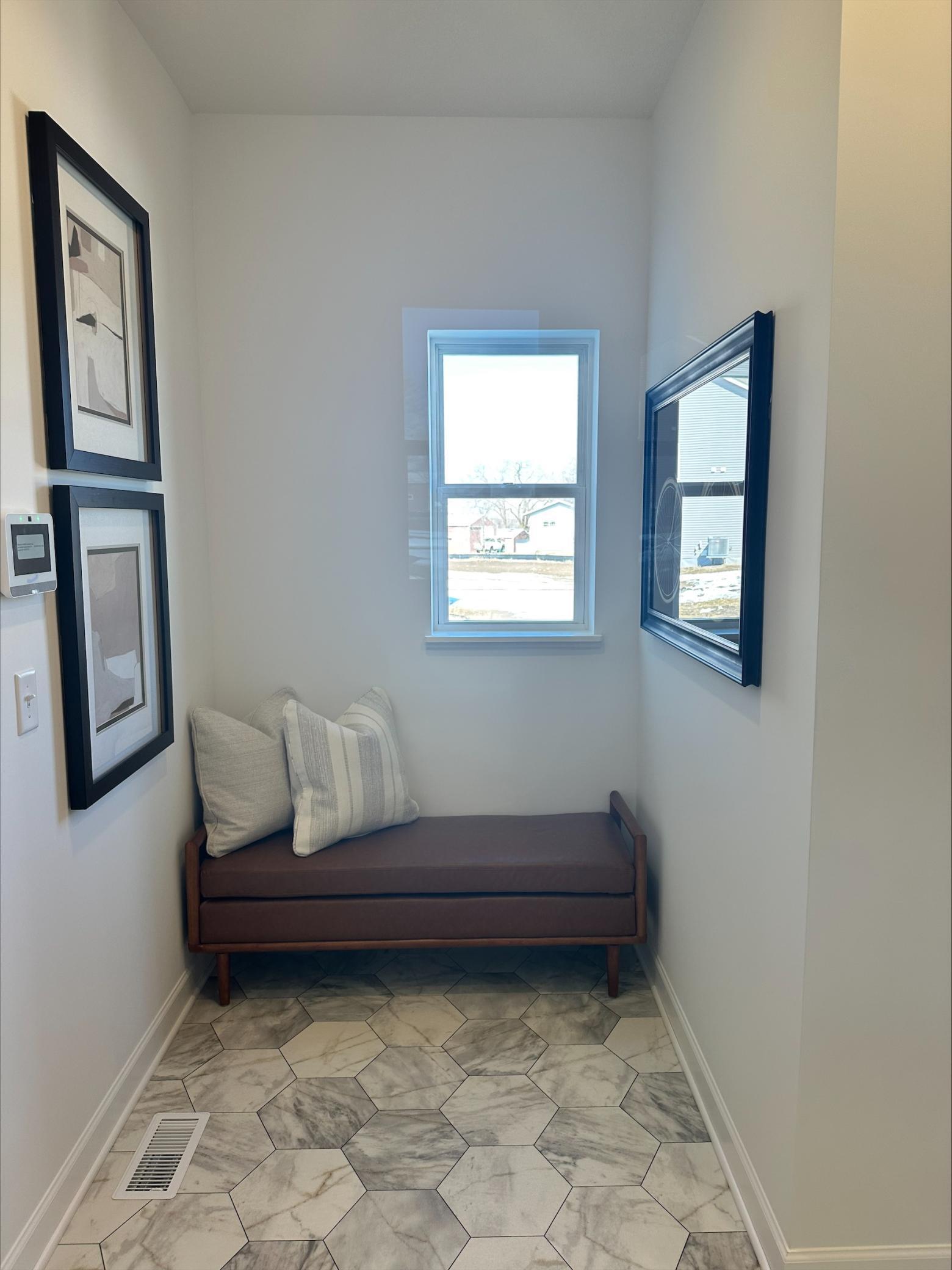 7058671 Property Photo 11