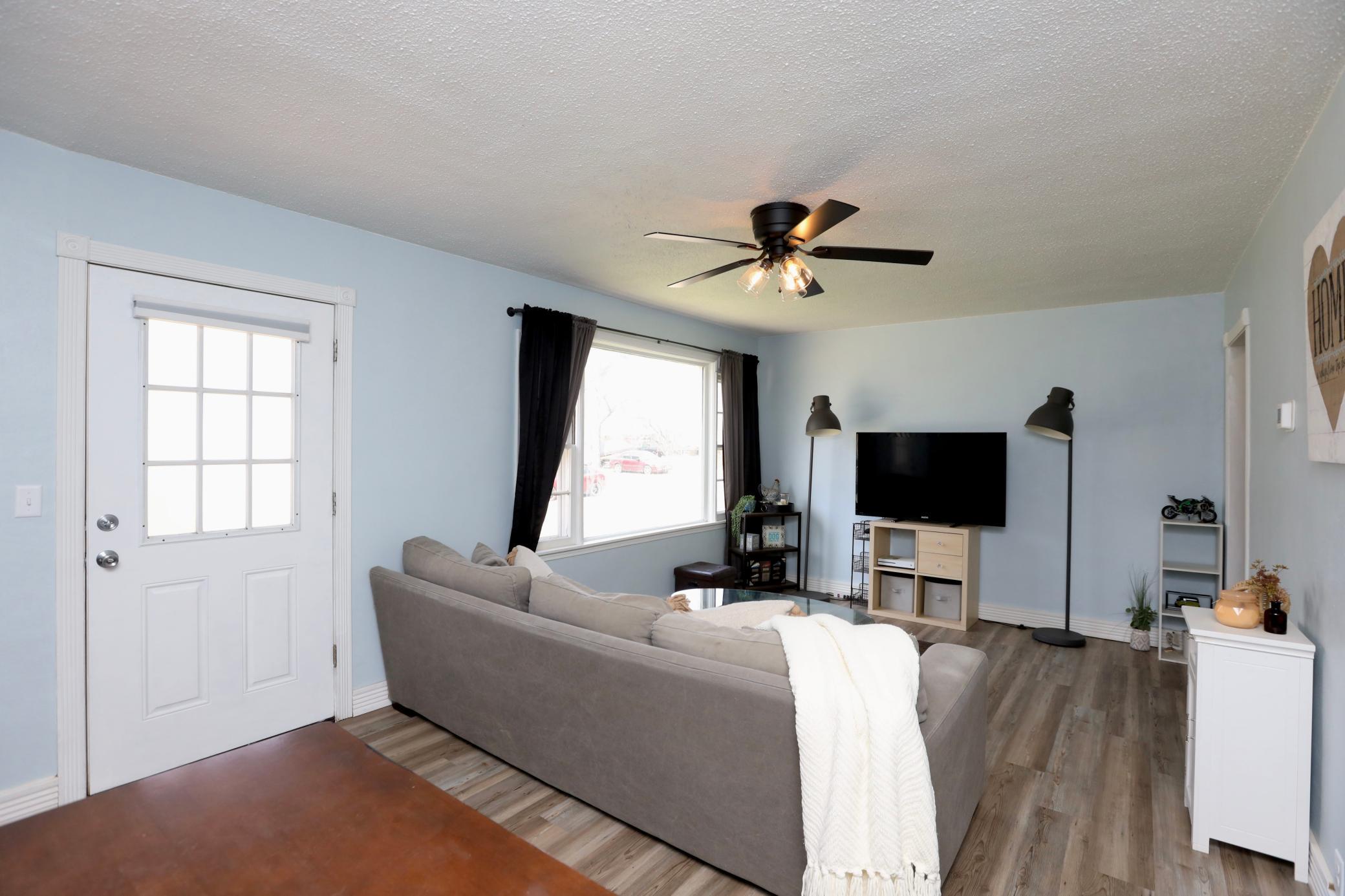220 Adams Avenue Se Property Photo 2
