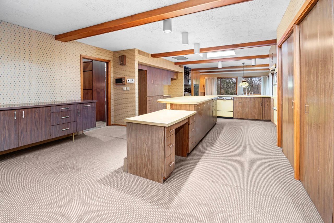 1700 Hillcrest Road Property Photo 8