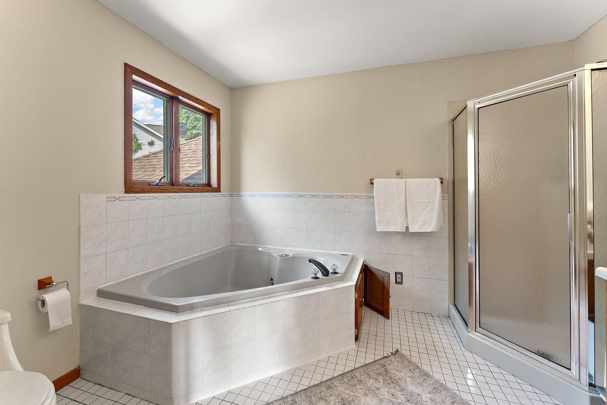 2330 Overlook Circle E Property Photo 18