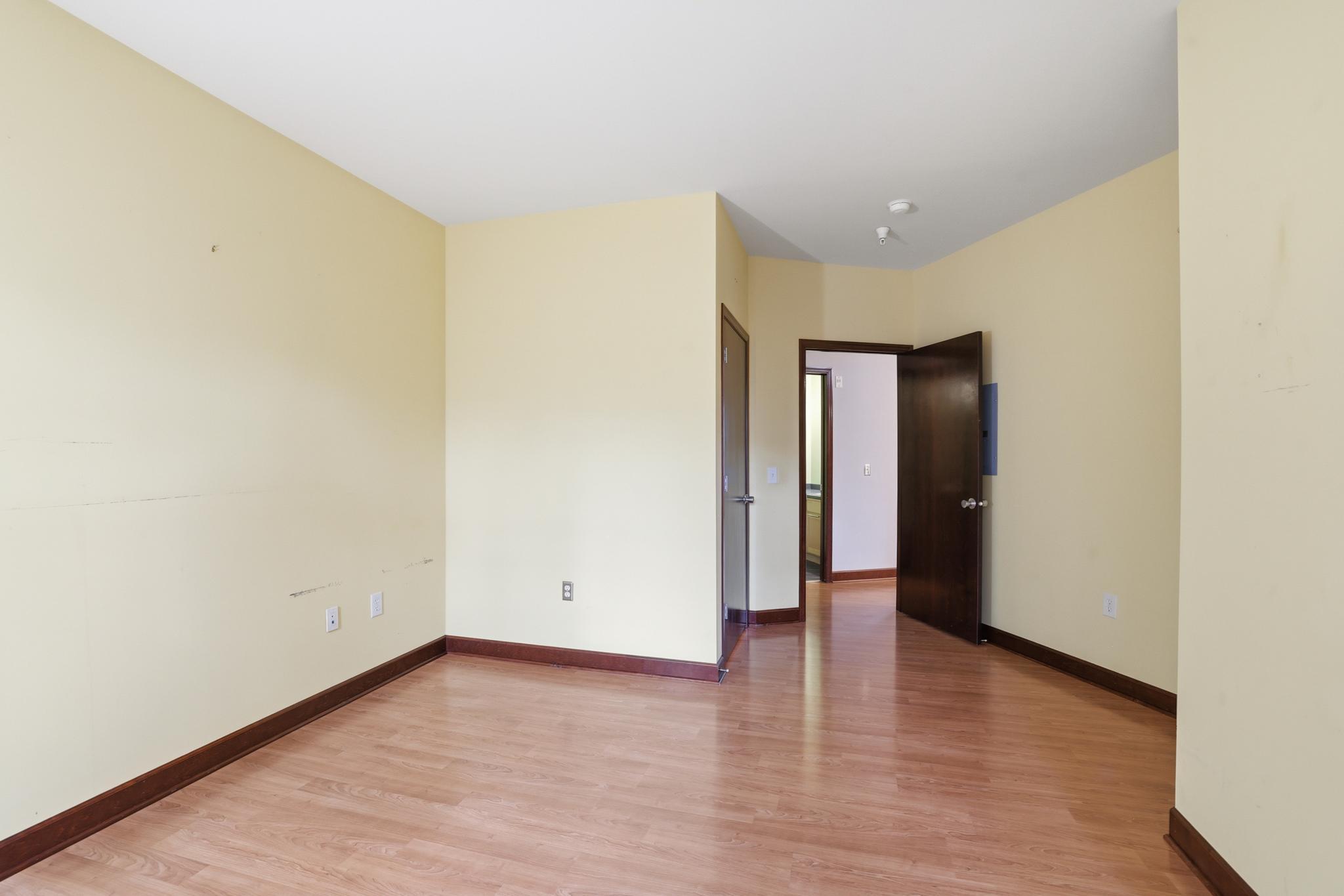 312 E 18th Street Property Photo 15