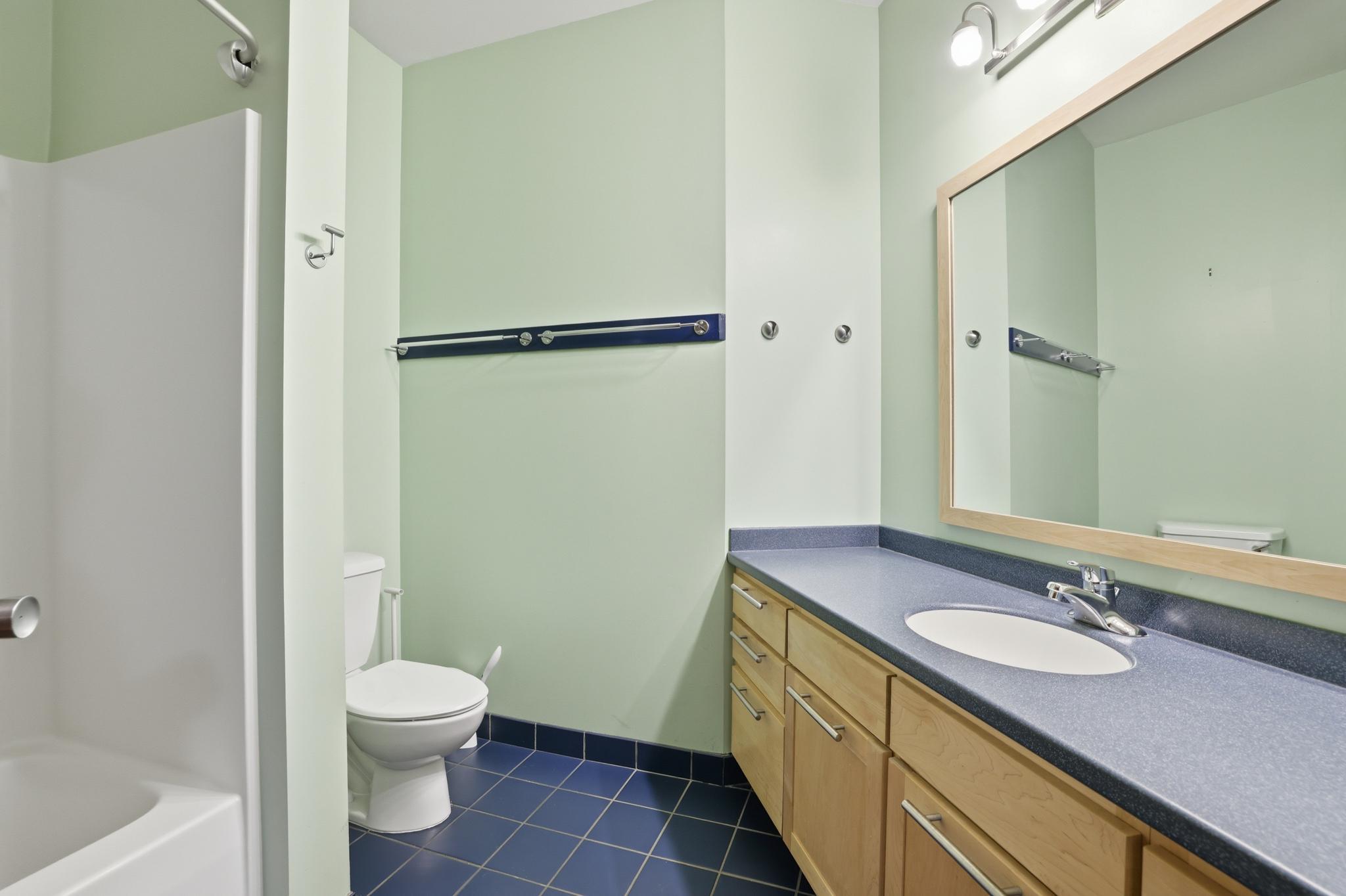 312 E 18th Street Property Photo 16