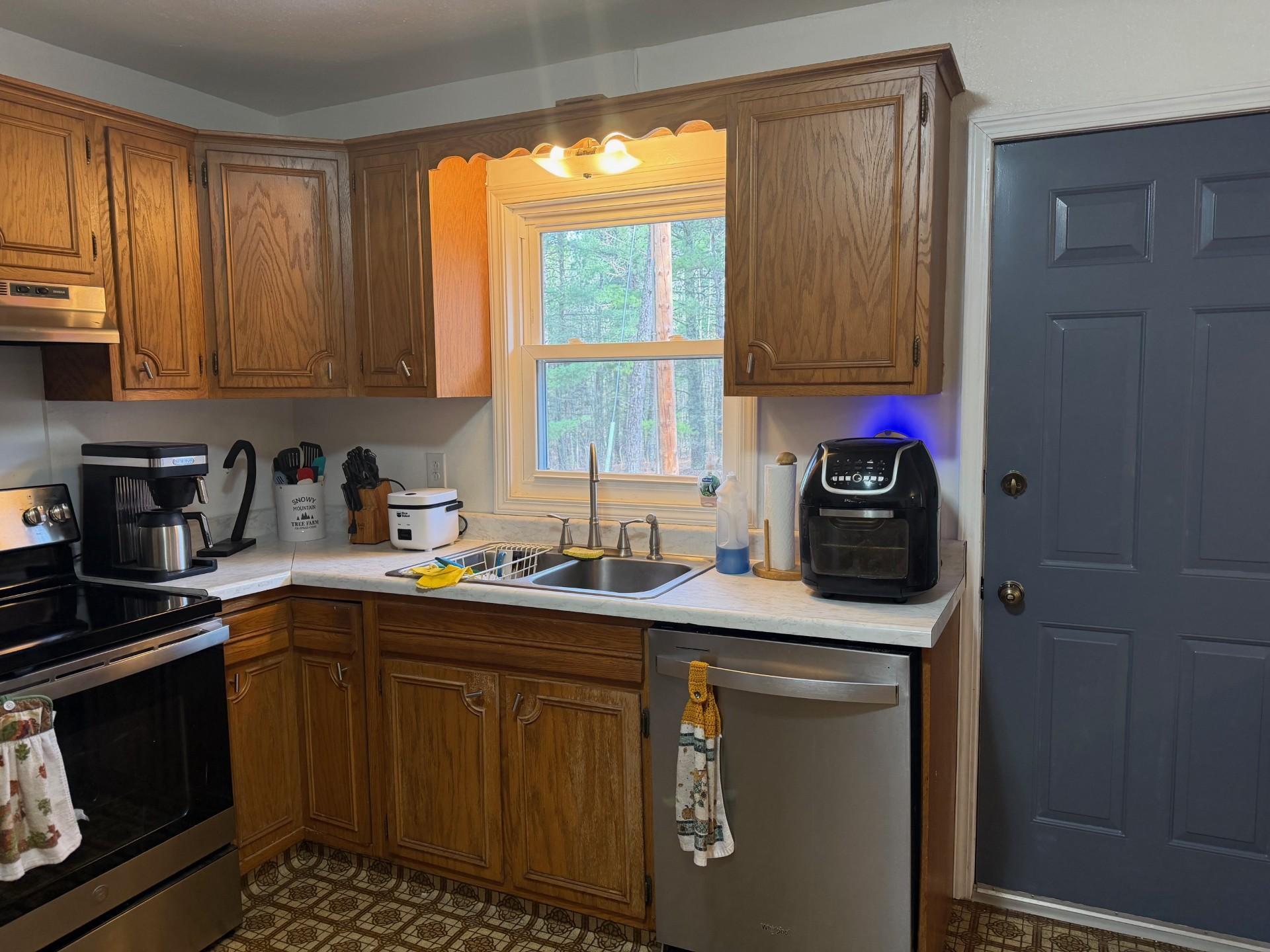 7428 Donnywood Circle E Property Photo 9