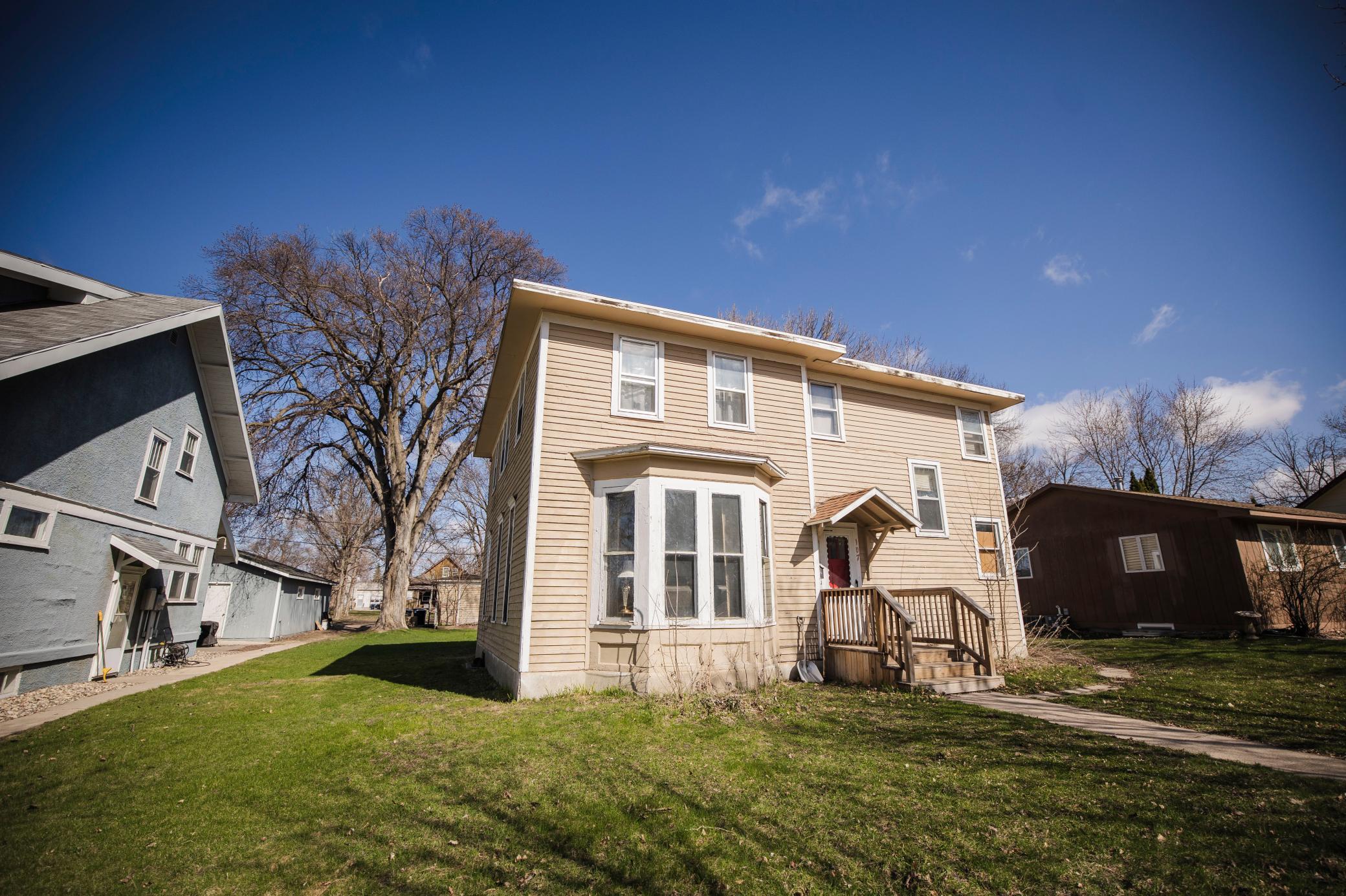 107 E 4th Street Property Photo 1