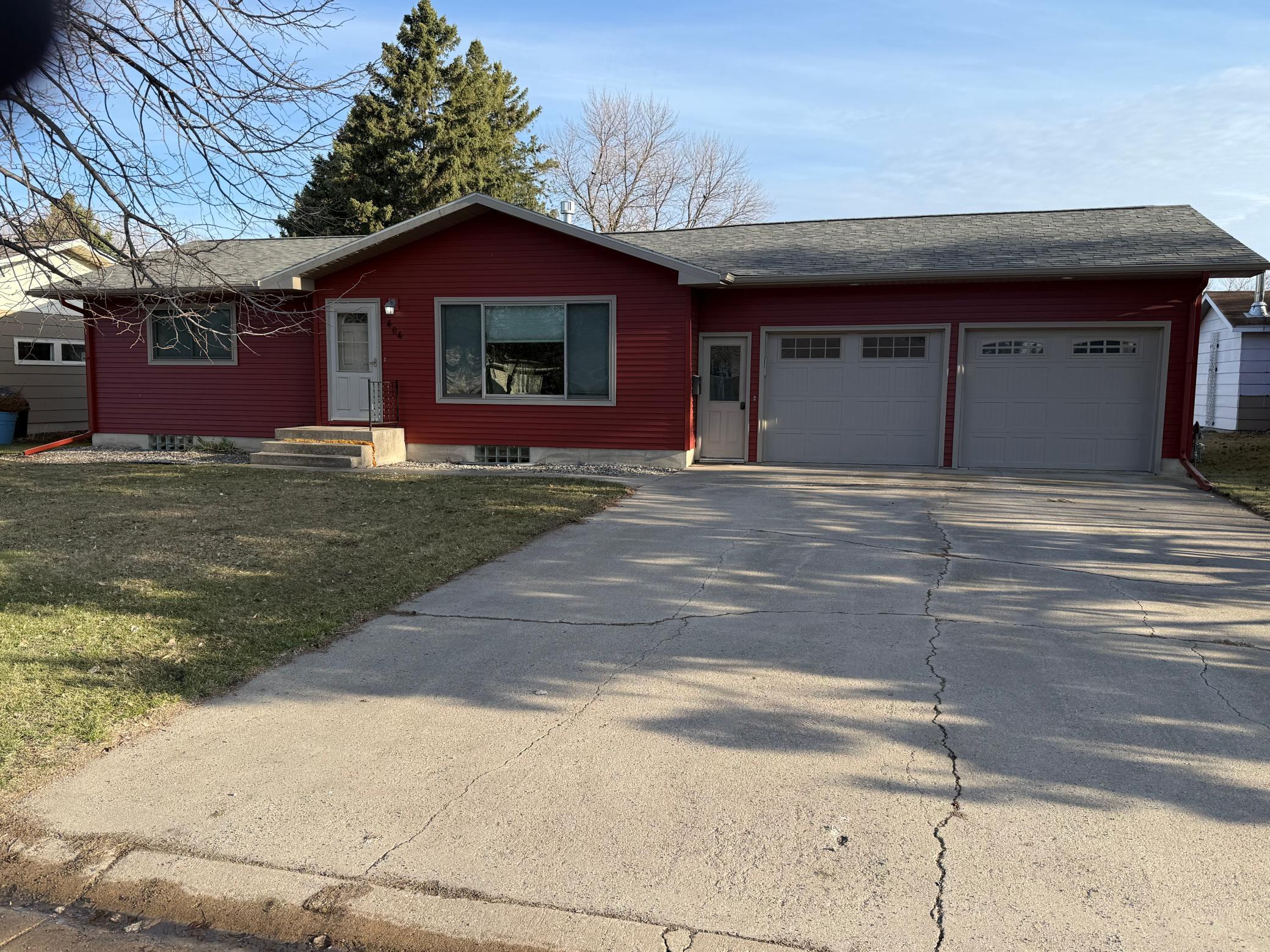 404 4th Avenue W Property Photo 1