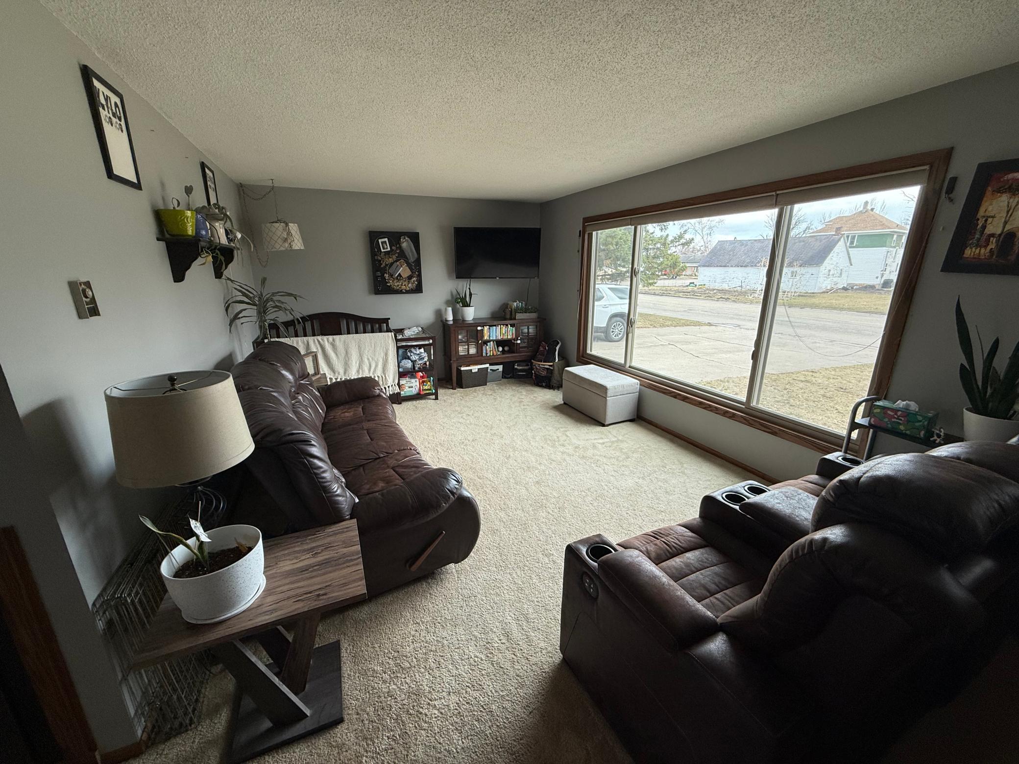404 4th Avenue W Property Photo 10