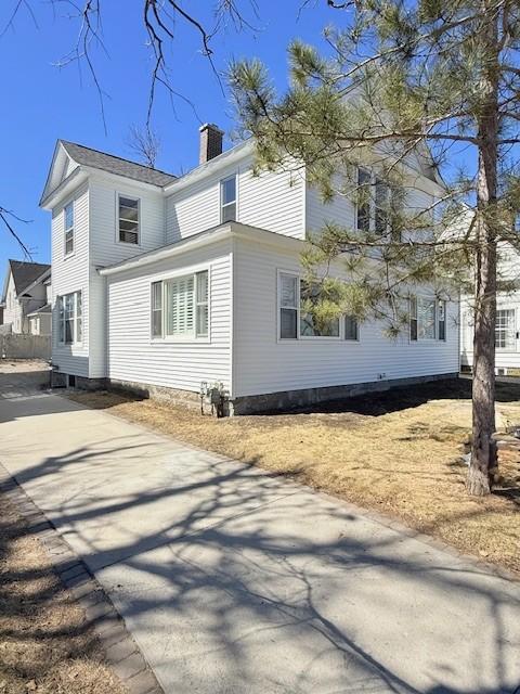 609 Lake Boulevard Ne Property Photo 2