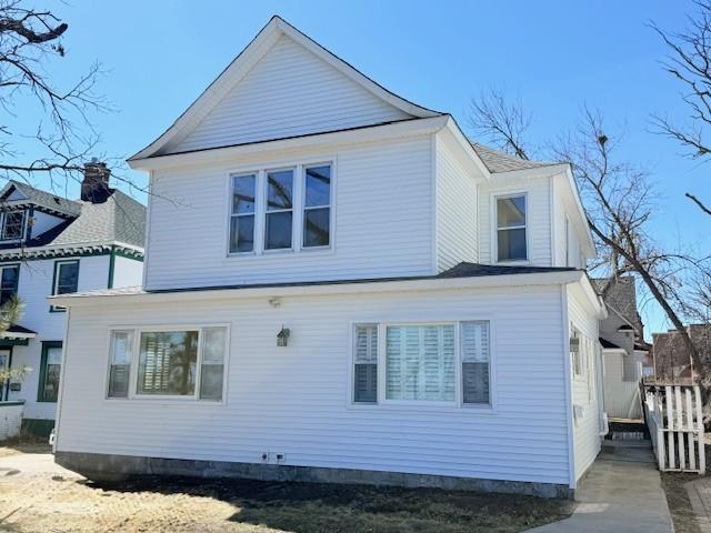 609 Lake Boulevard Ne Property Photo 3