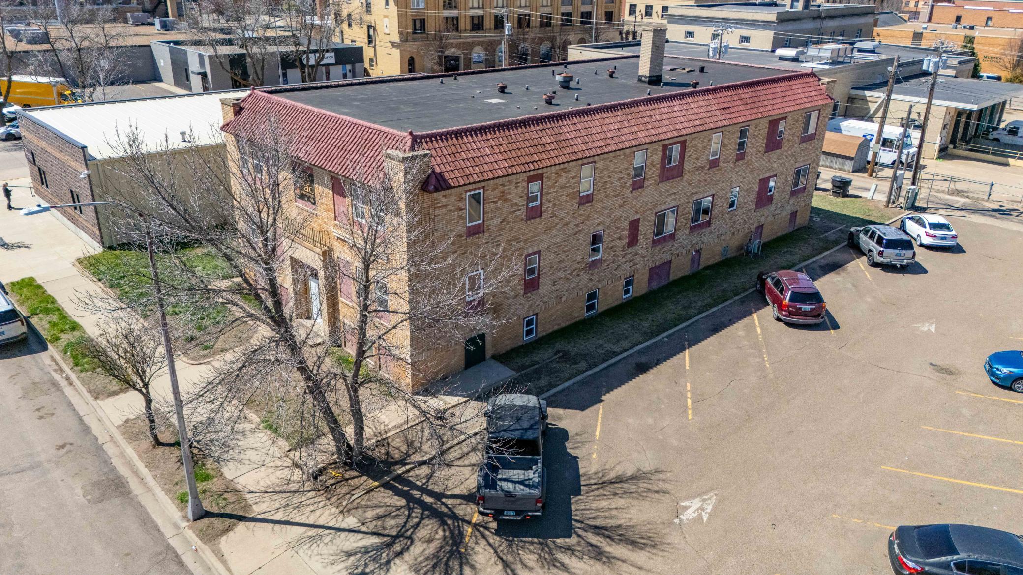 115 1st Ave E Property Photo 1
