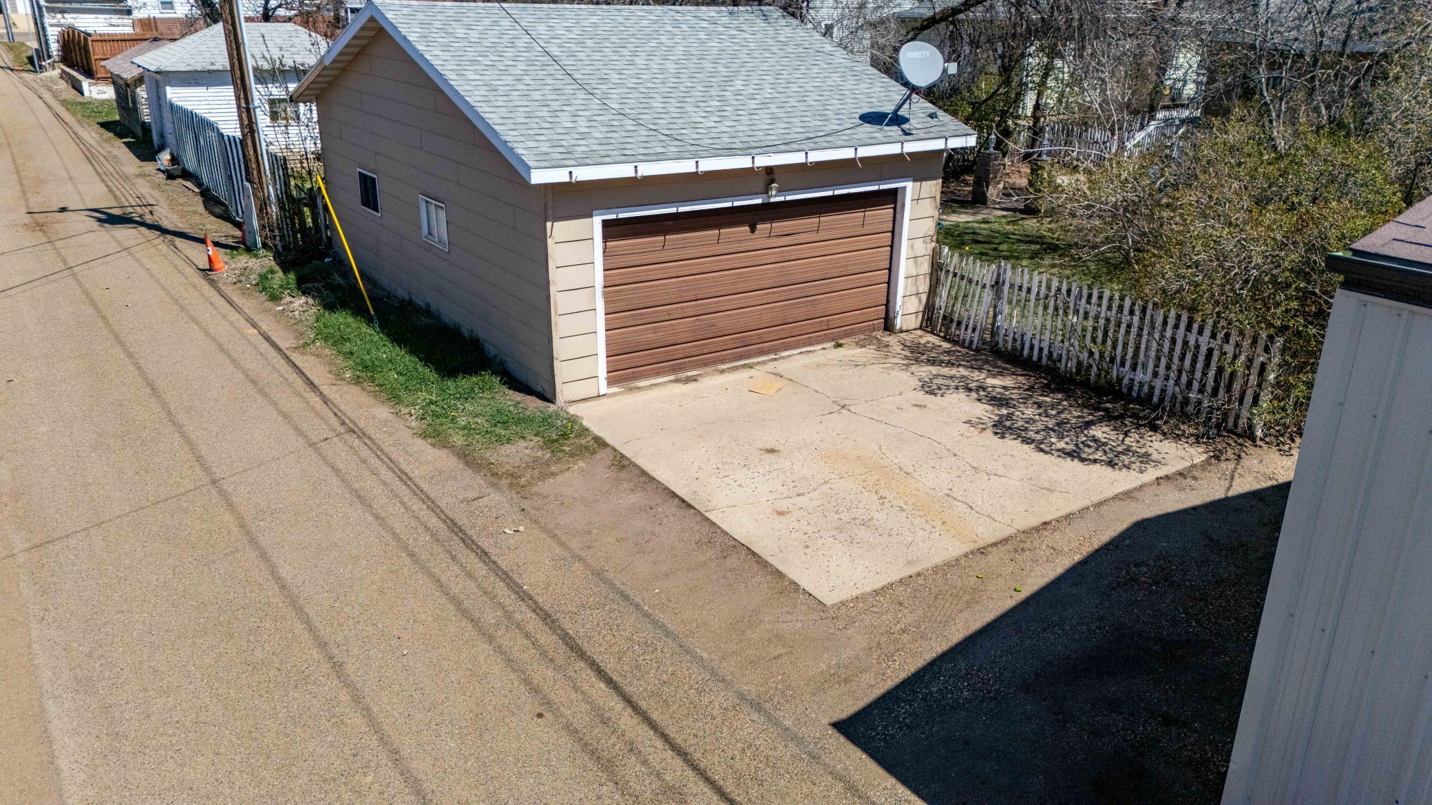 11 6th Avenue W Property Photo 8