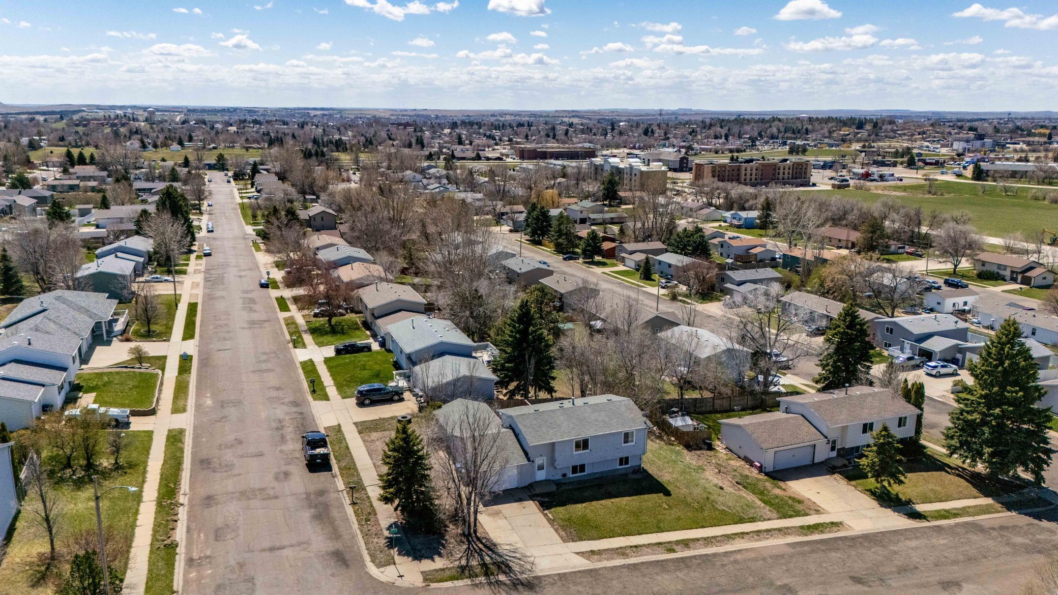 11 6th Avenue W Property Photo 16