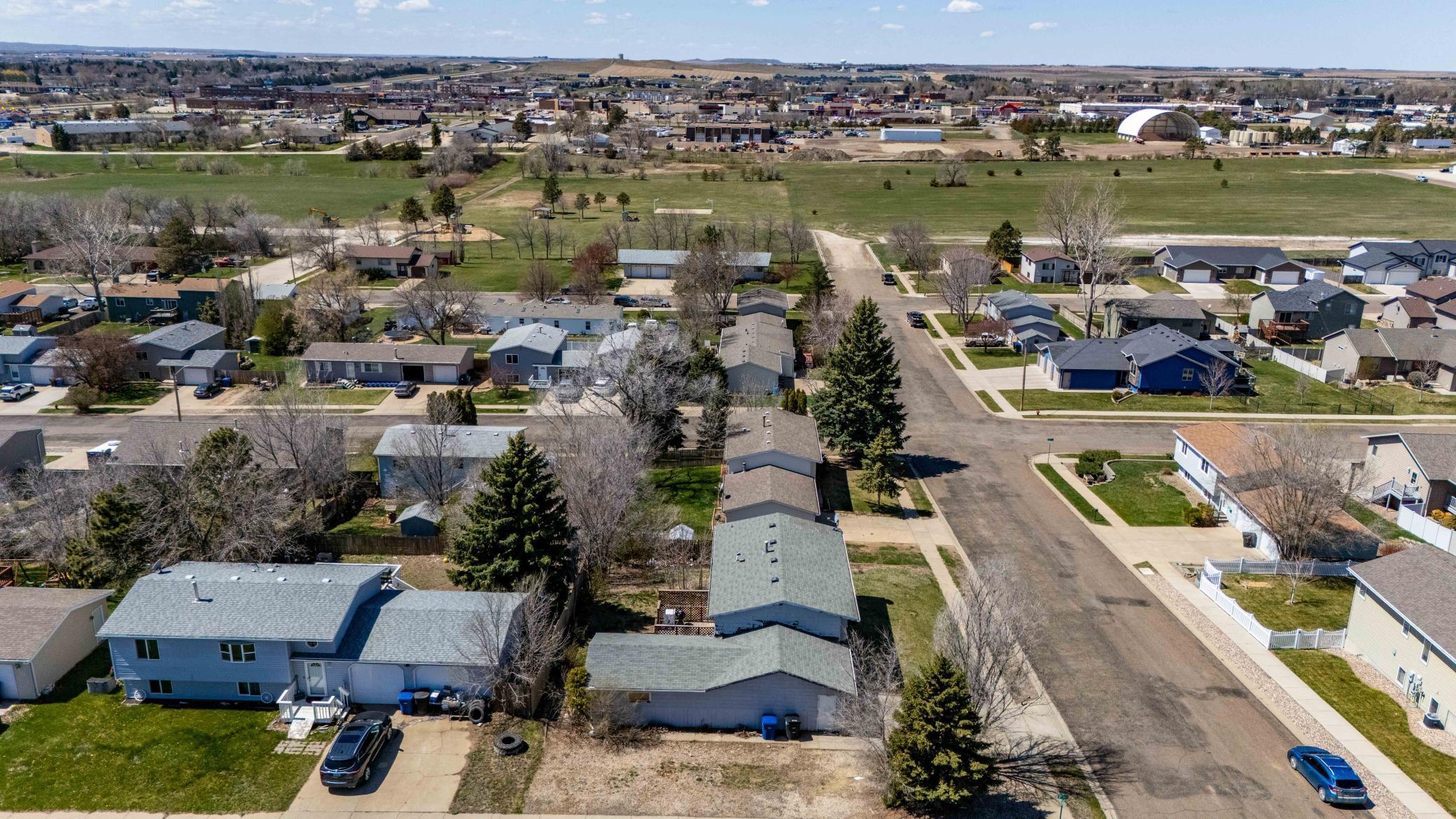 11 6th Avenue W Property Photo 17