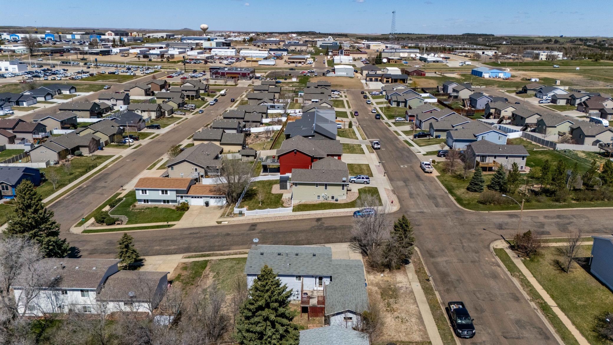 11 6th Avenue W Property Photo 18