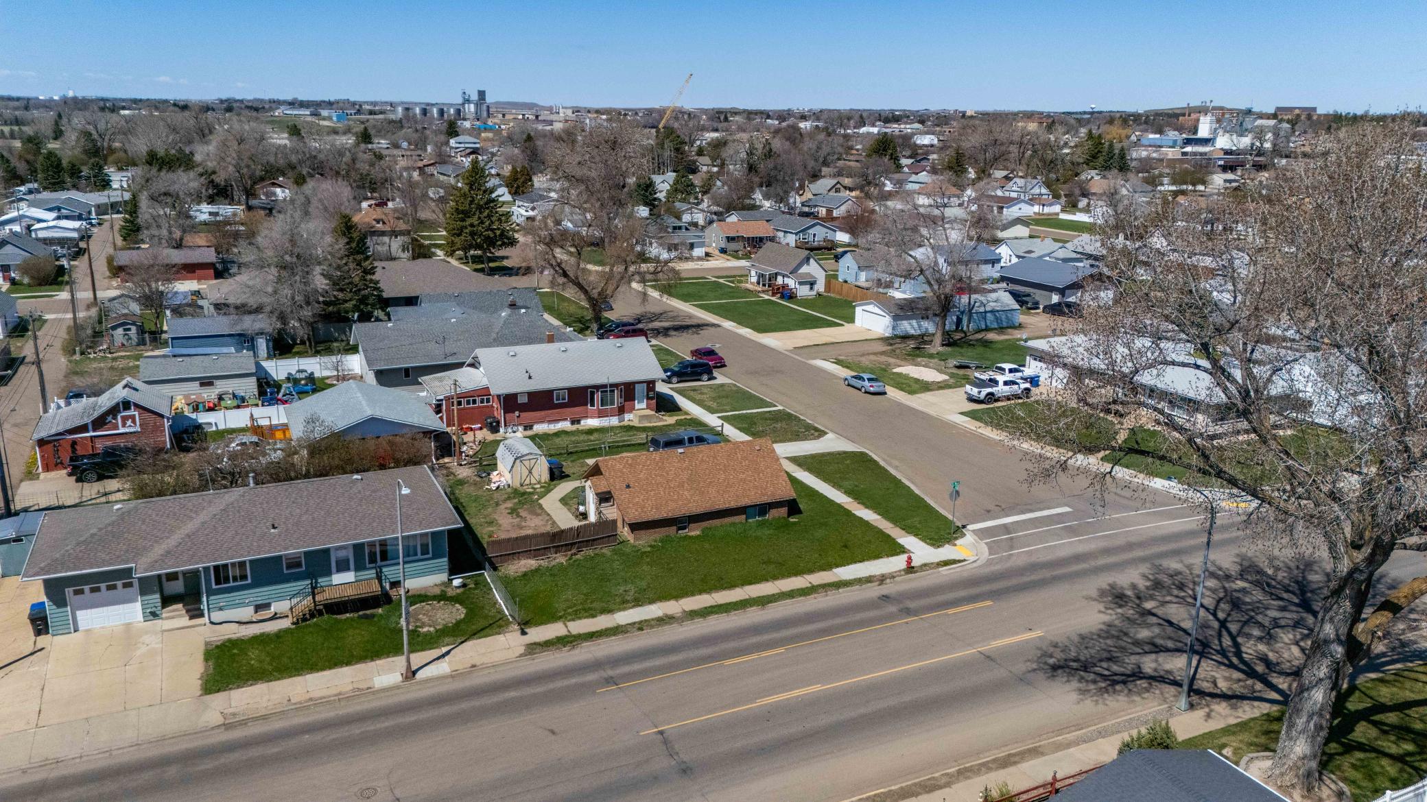11 6th Avenue W Property Photo 26