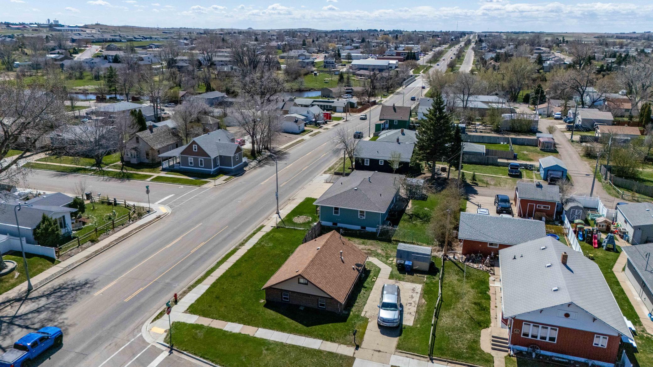 11 6th Avenue W Property Photo 29
