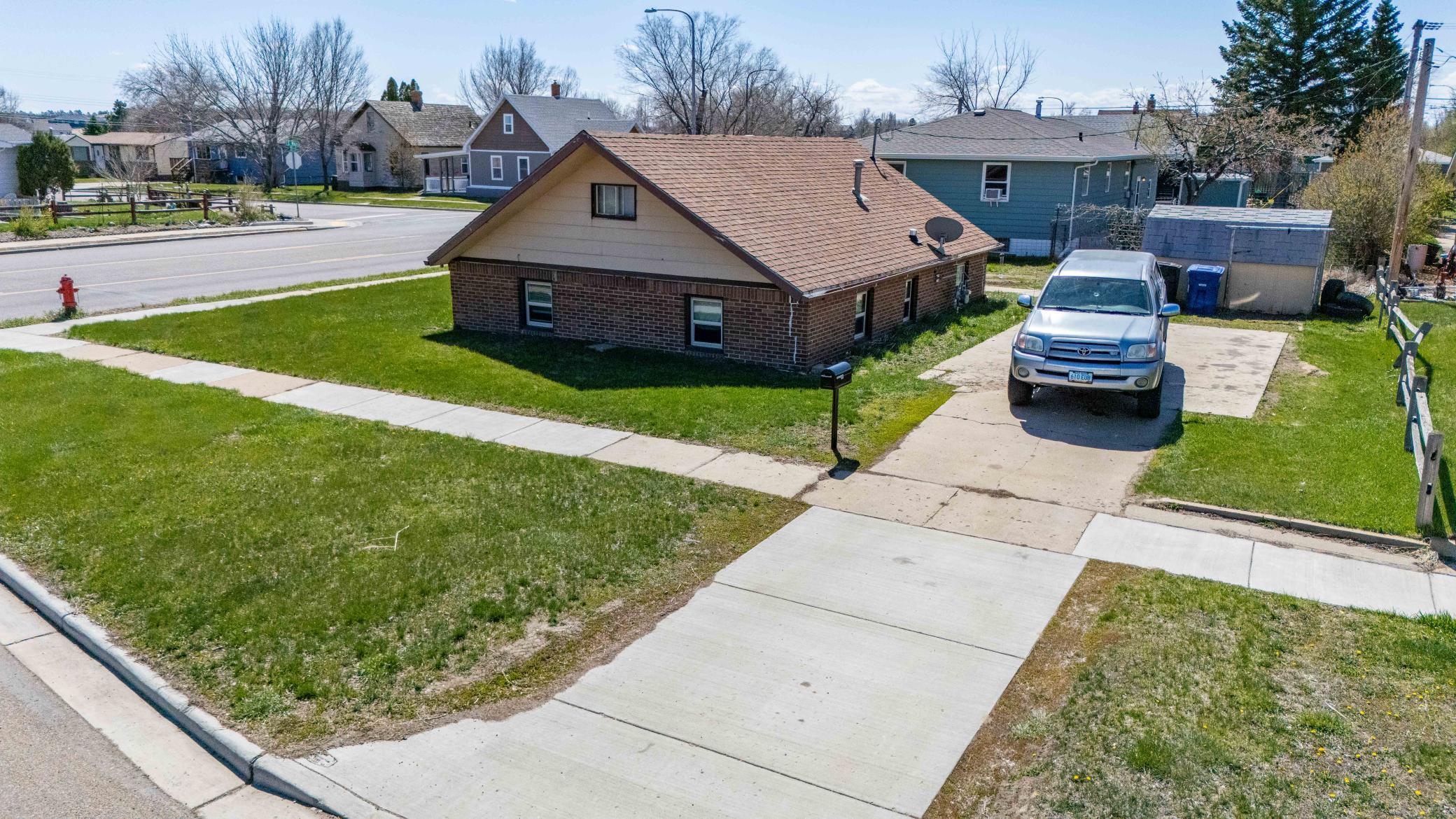 11 6th Avenue W Property Photo 33