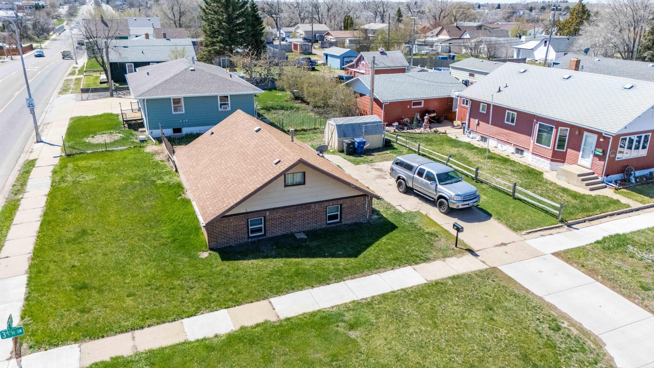 11 6th Avenue W Property Photo 35