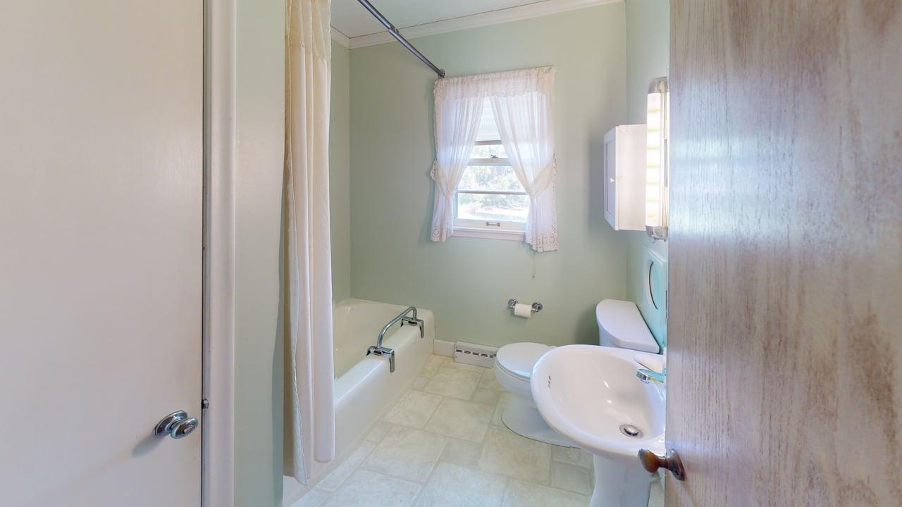 1206 Bunker Lake Boulevard Ne Property Photo 16