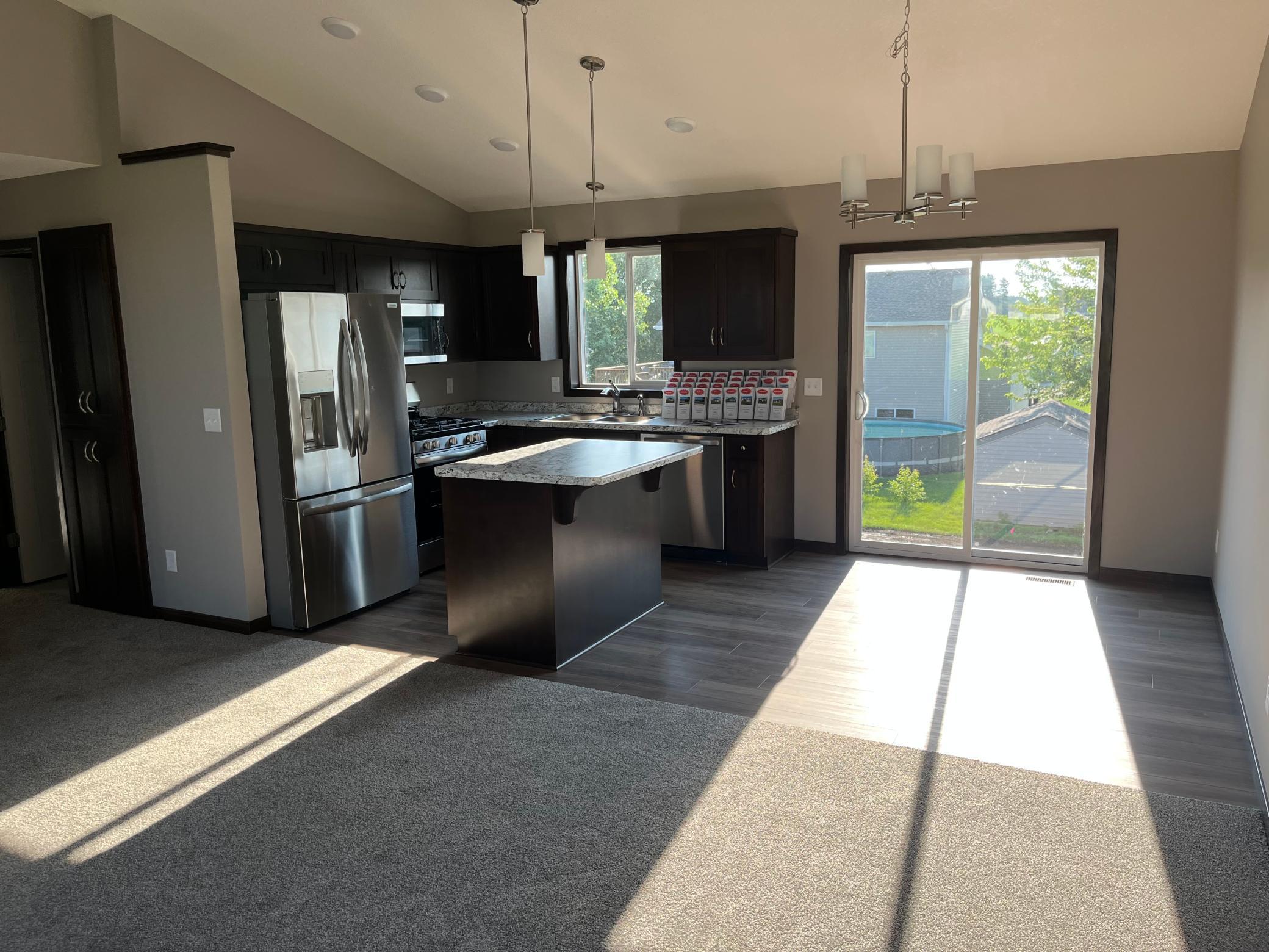 920 2 1/2 Avenue Sw Property Photo 2