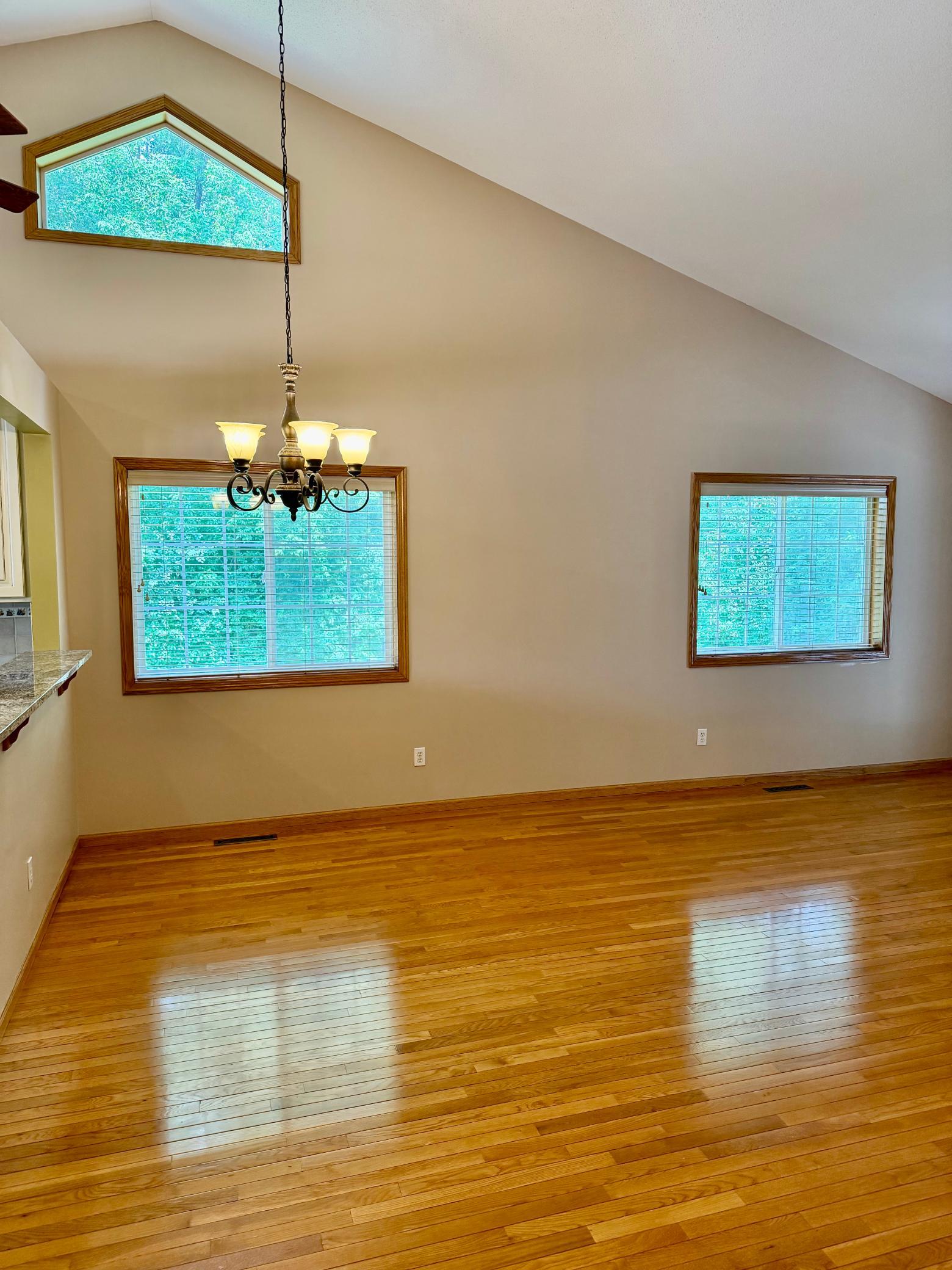 736 E Nicollet Boulevard Property Photo 11