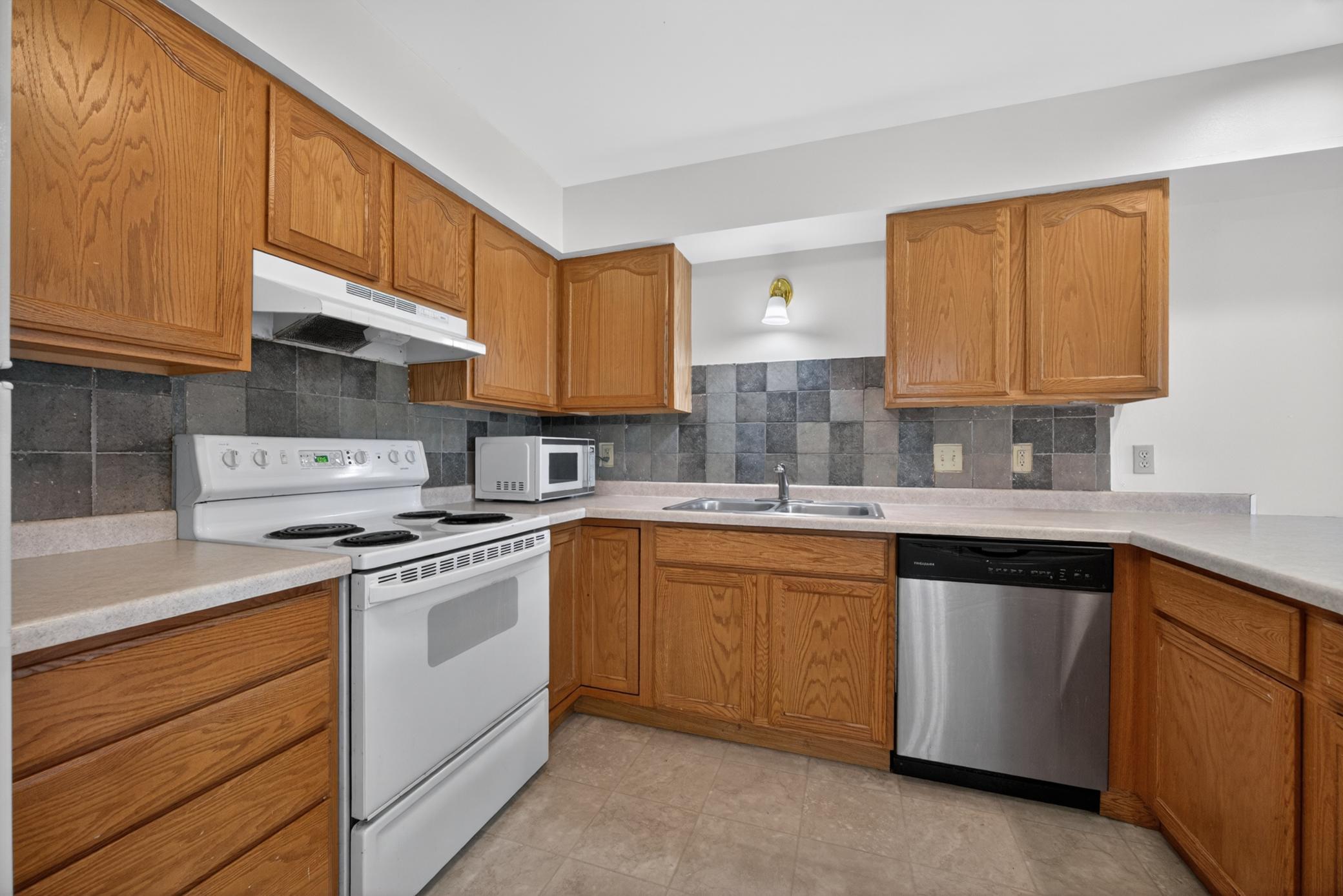 1826 Deerhaven Lane Ne 16 Property Photo 7