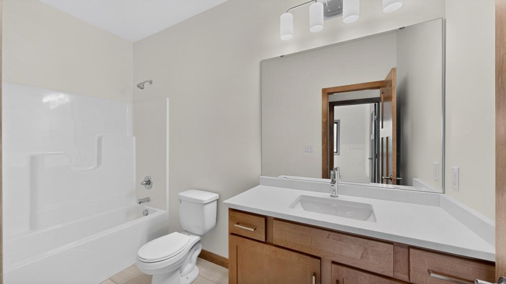 1693 Cherry Street E Property Photo 7