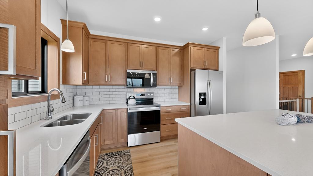 1693 Cherry Street E Property Photo 23