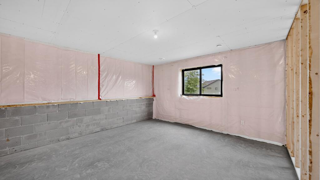 1693 Cherry Street E Property Photo 32