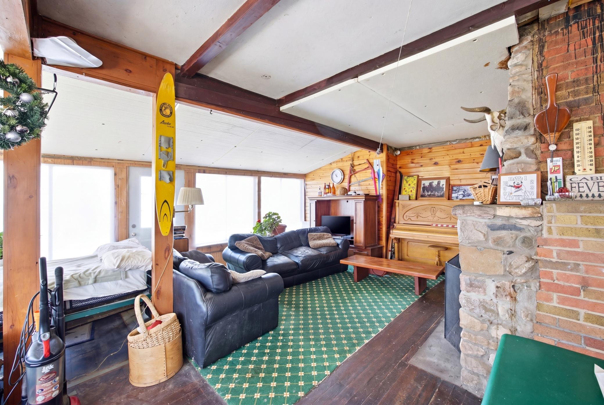 1250 E Shore Drive Property Photo 5