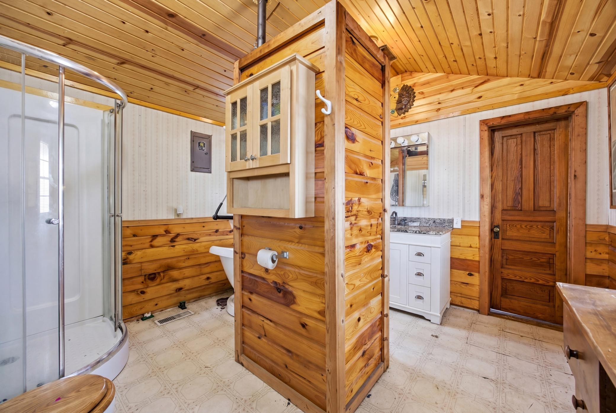 1250 E Shore Drive Property Photo 7