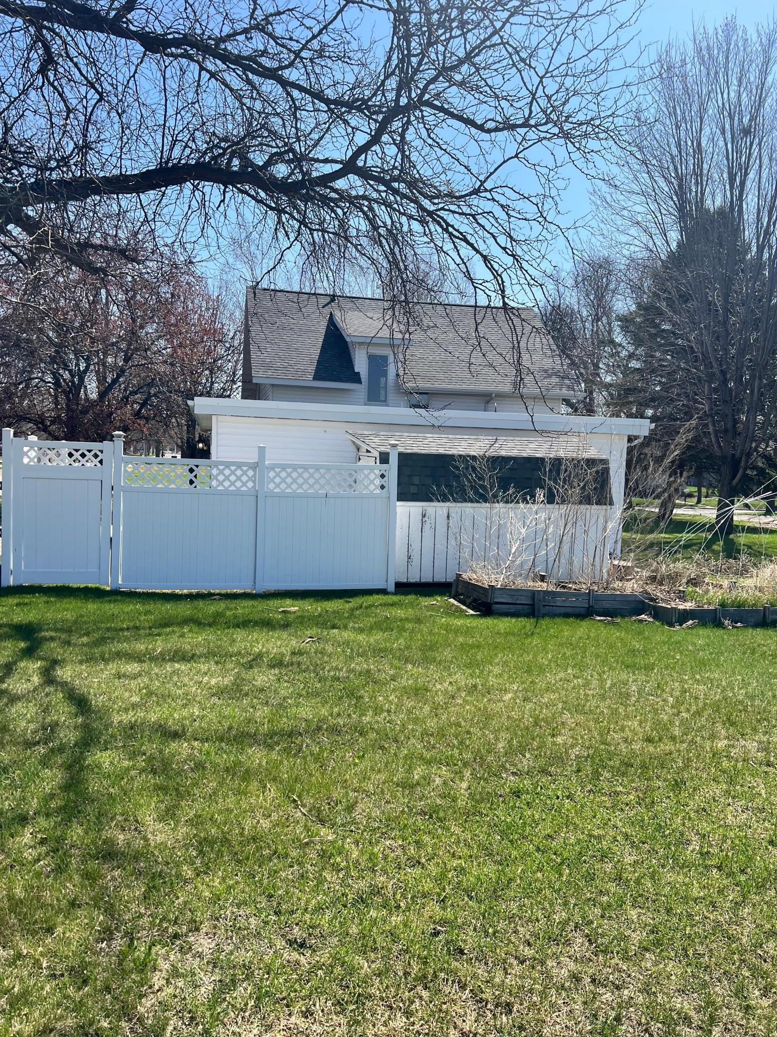 521 9th Avenue Property Photo 3