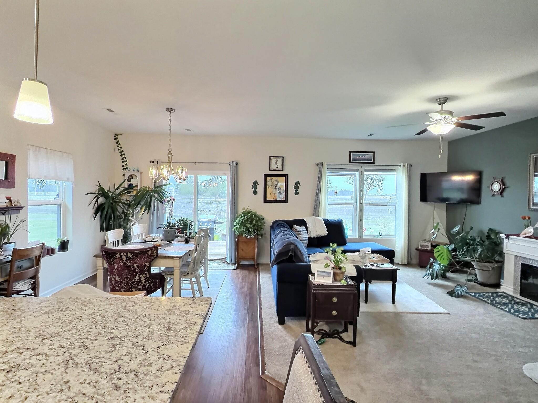 501 Valley Drive W Property Photo 7