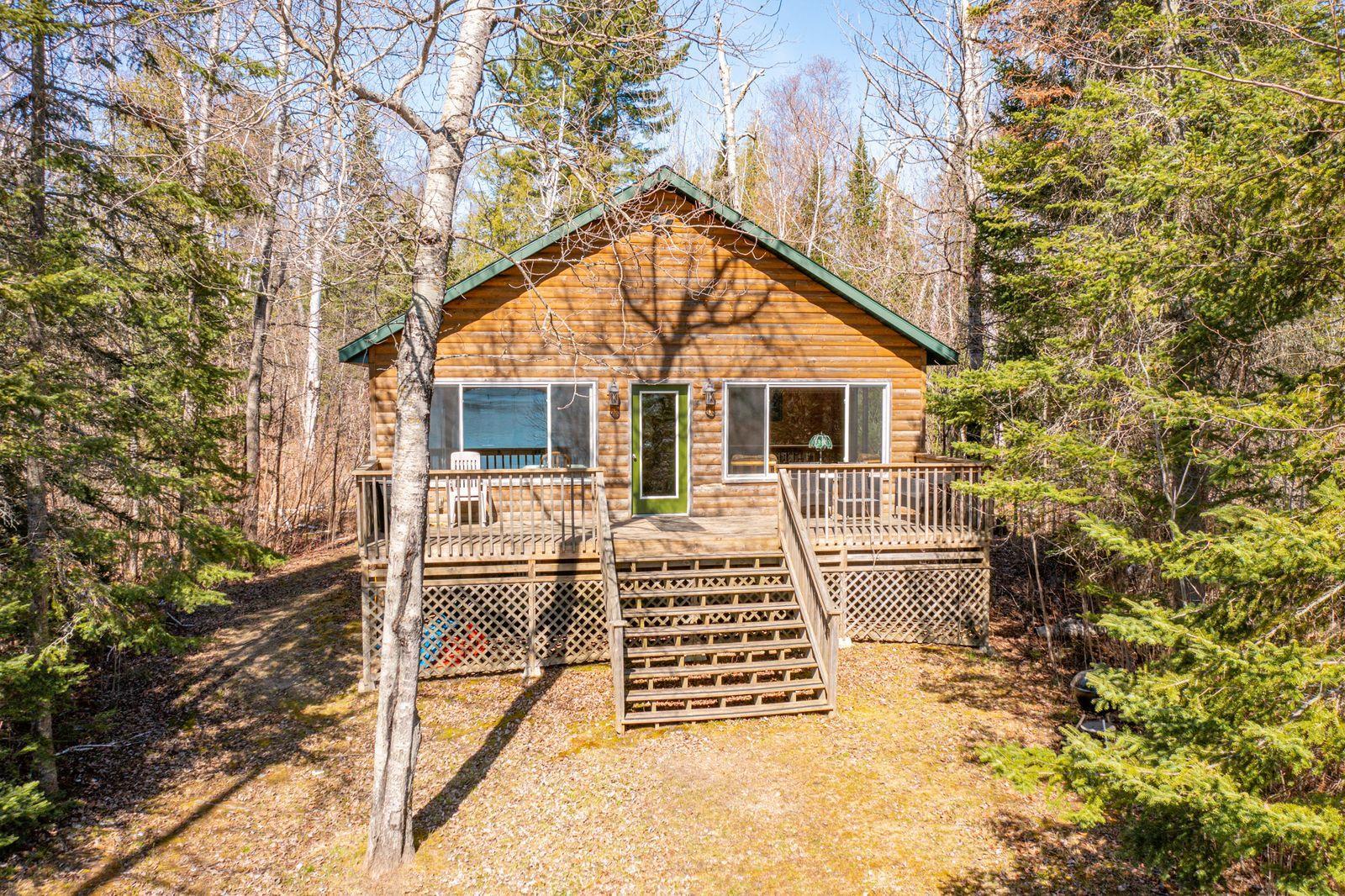 5327 Pine Island N Property Photo 1