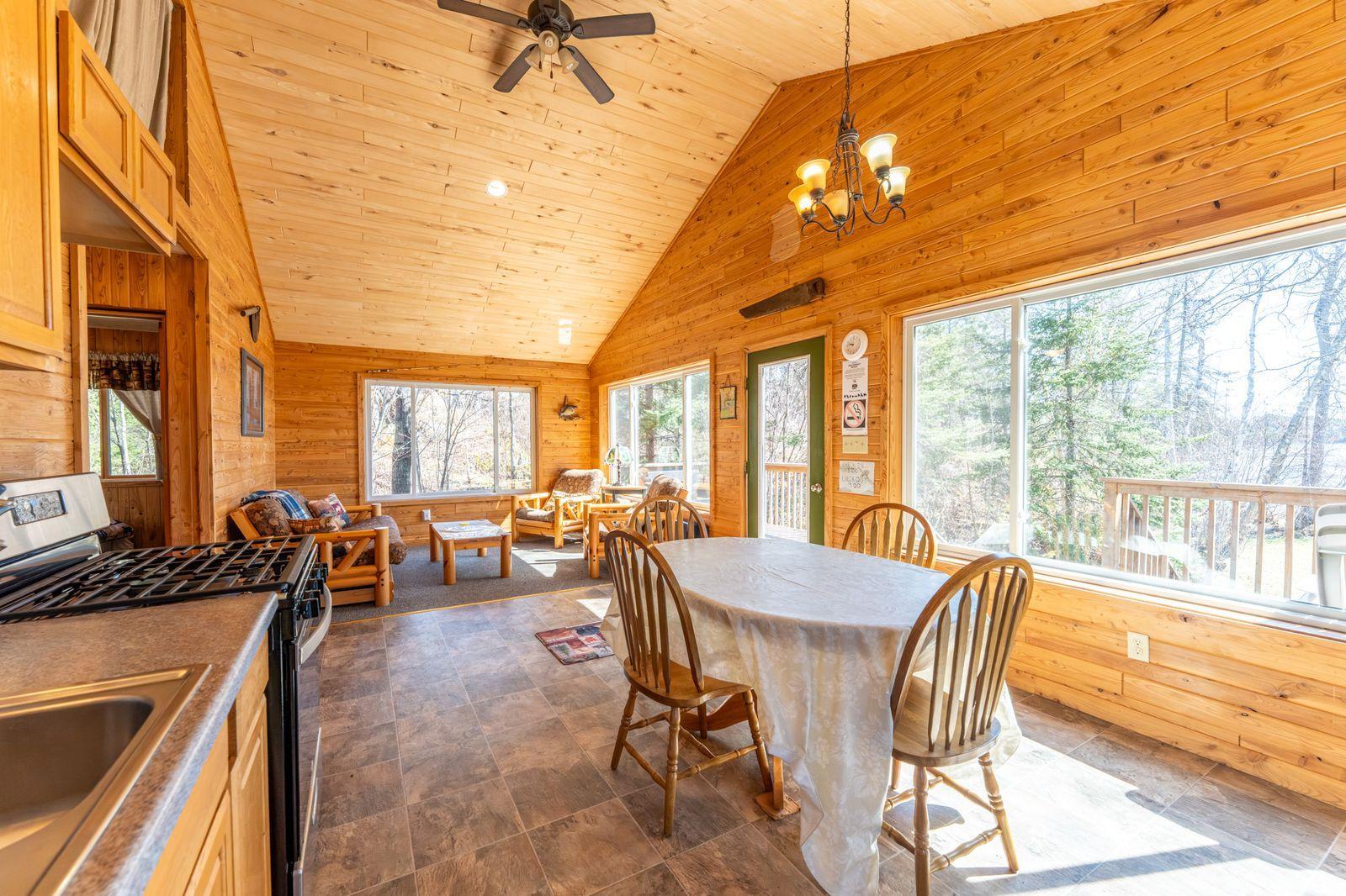 5327 Pine Island N Property Photo 4