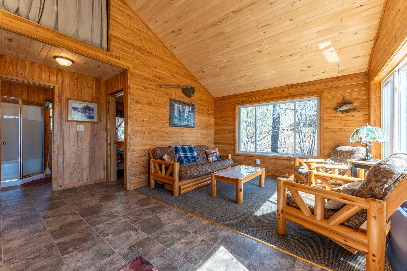 5327 Pine Island N Property Photo 9