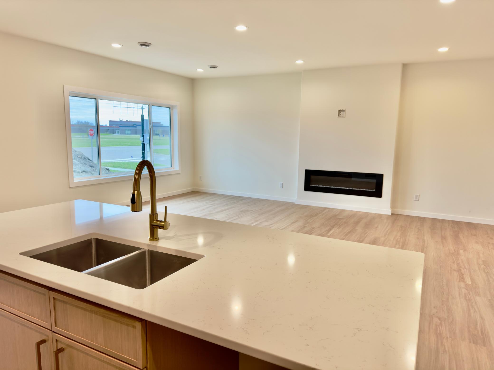1002 Albert Drive W Property Photo 8