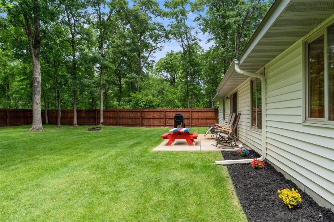 33897 Dancing Bear Drive Property Photo 6