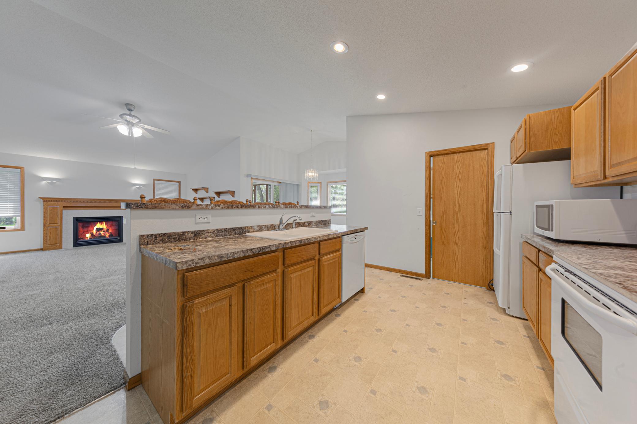 949 Rice Street Property Photo 14