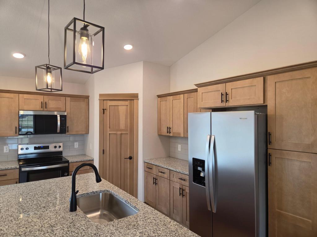 240 Henry Circle Property Photo 6