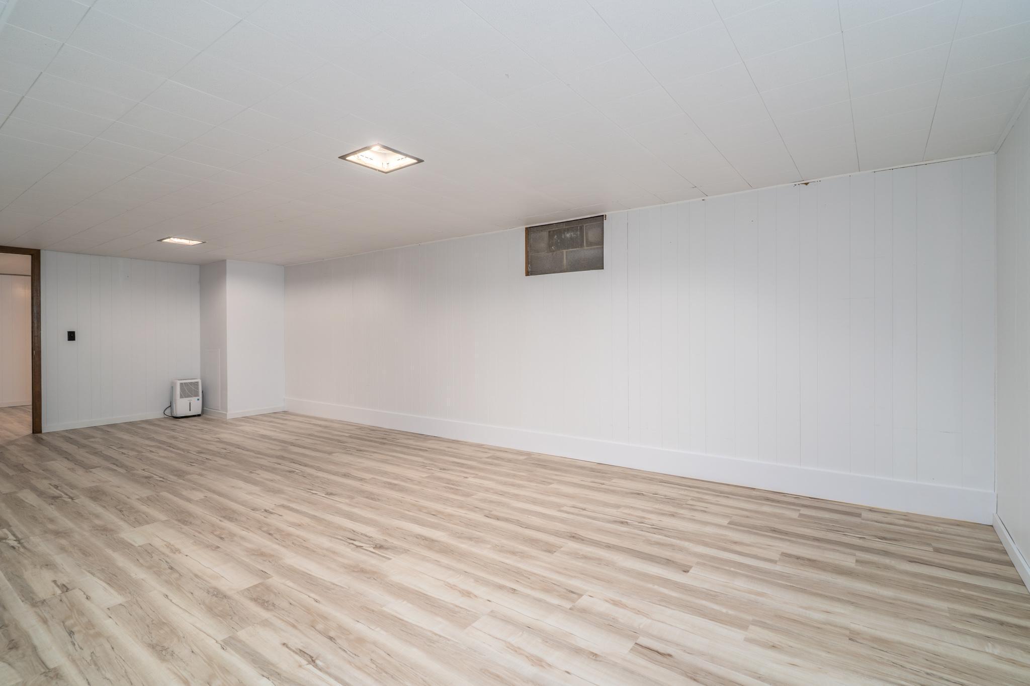 305 Euclid Avenue Property Photo 21