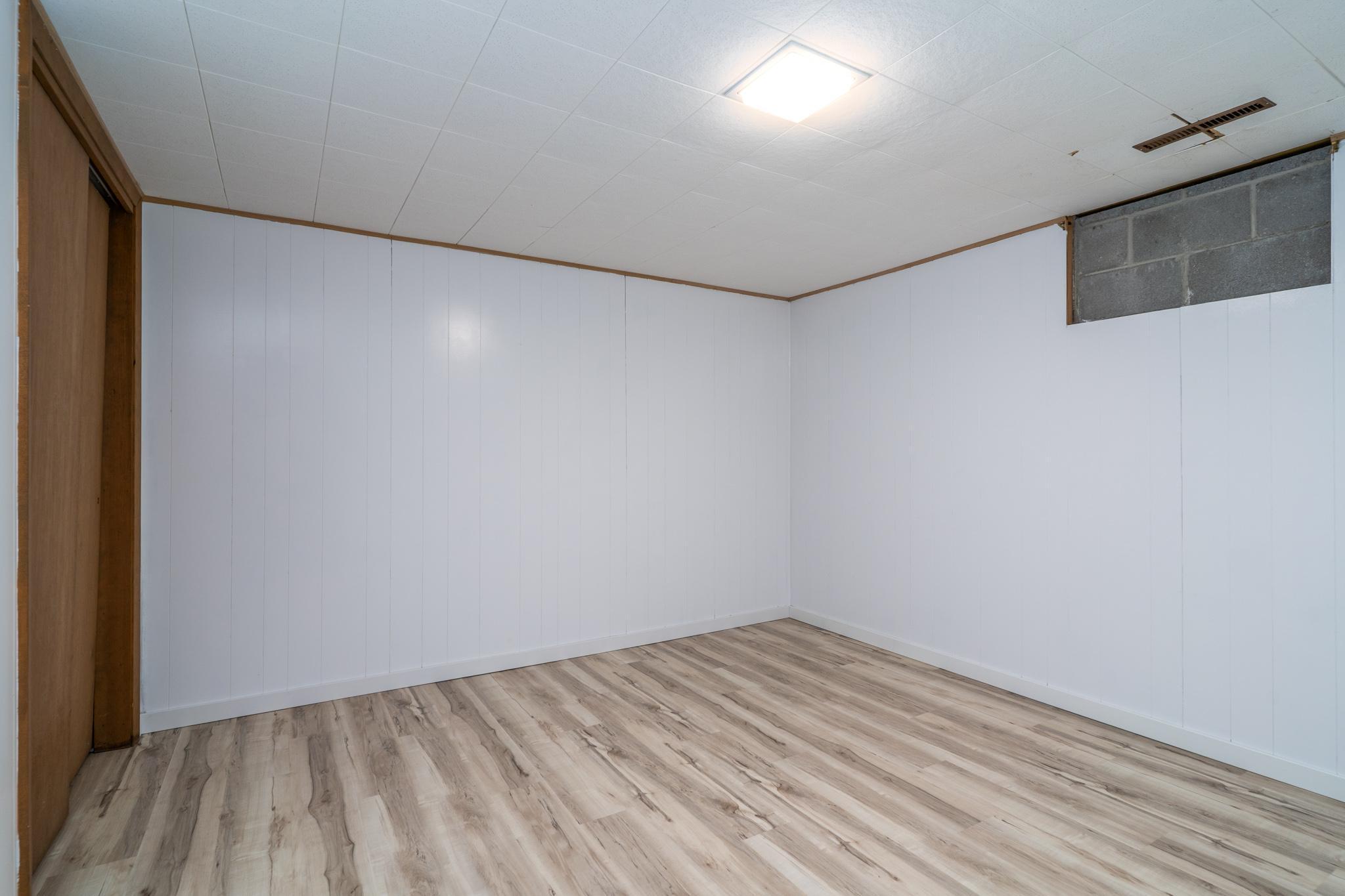 305 Euclid Avenue Property Photo 23