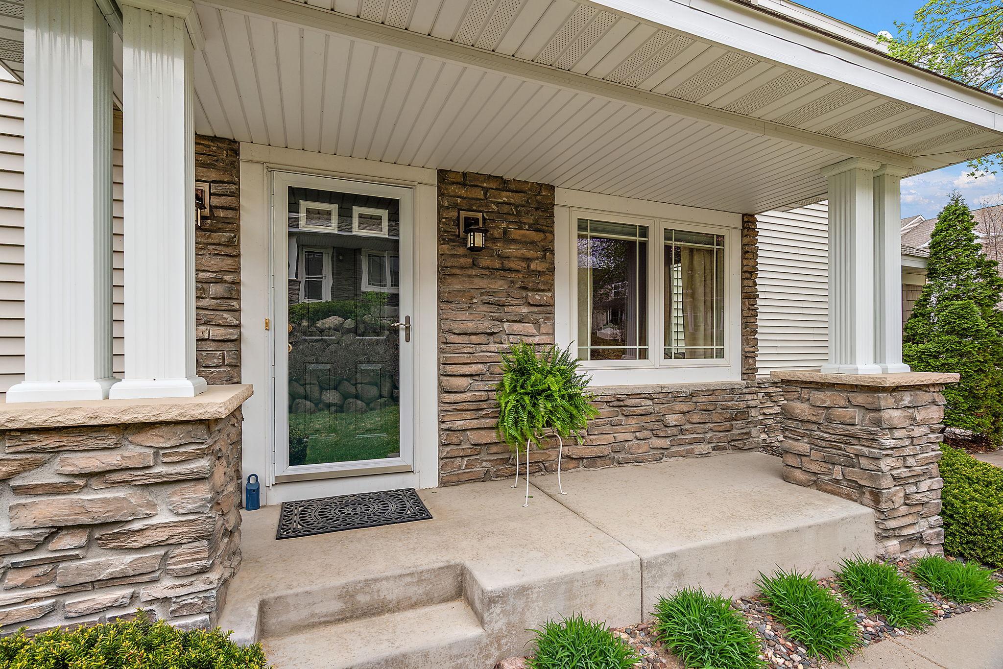 15569 Lilac Drive Property Photo 3