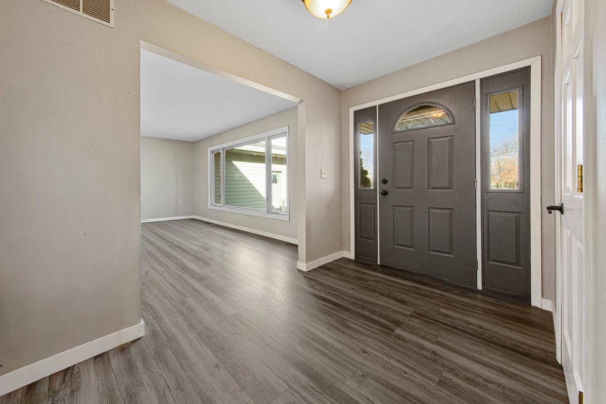 101 Mapleridge Drive Property Photo 3