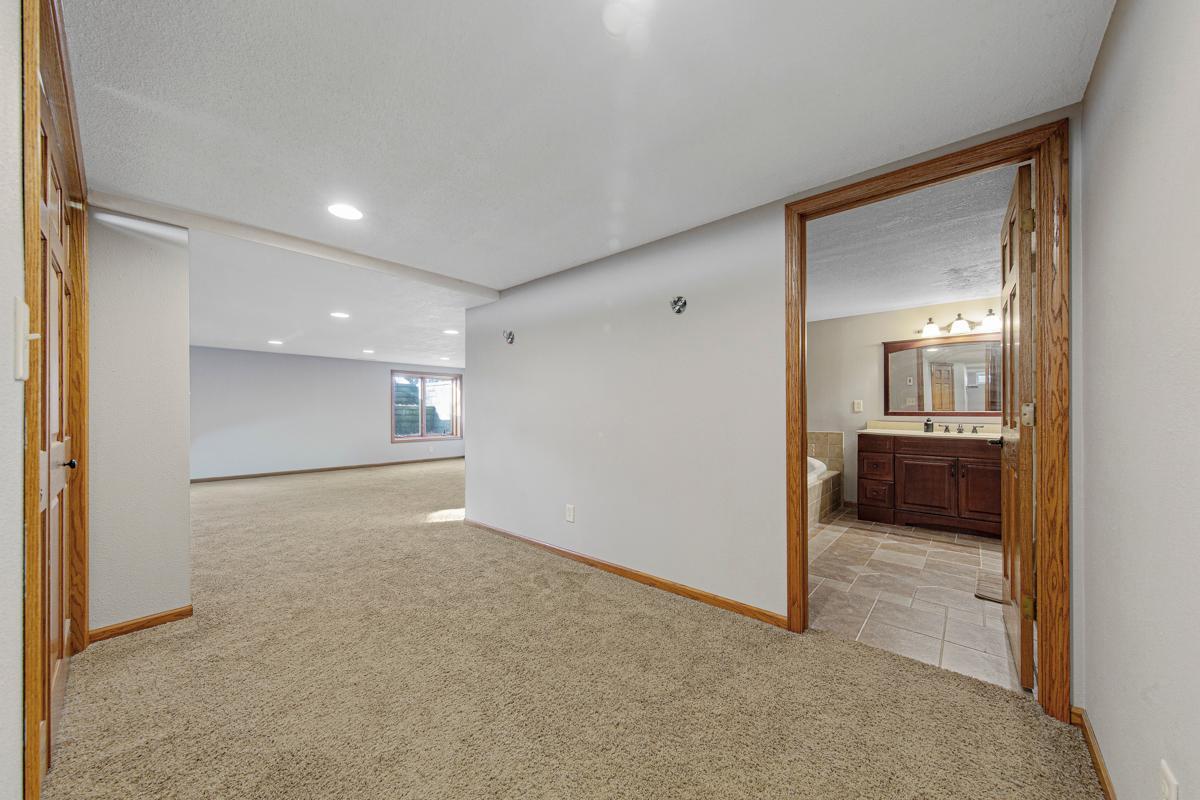 101 Mapleridge Drive Property Photo 31