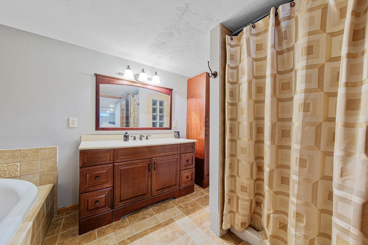 101 Mapleridge Drive Property Photo 32