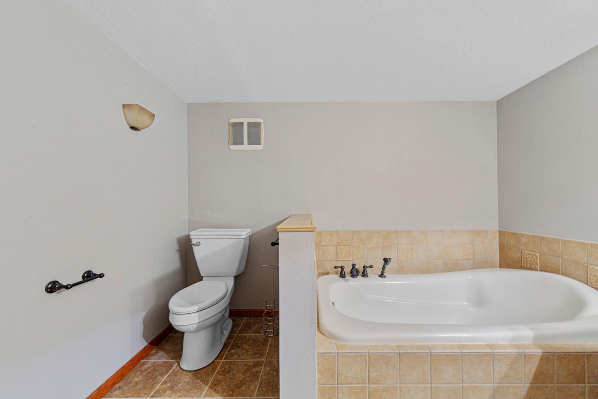 101 Mapleridge Drive Property Photo 33