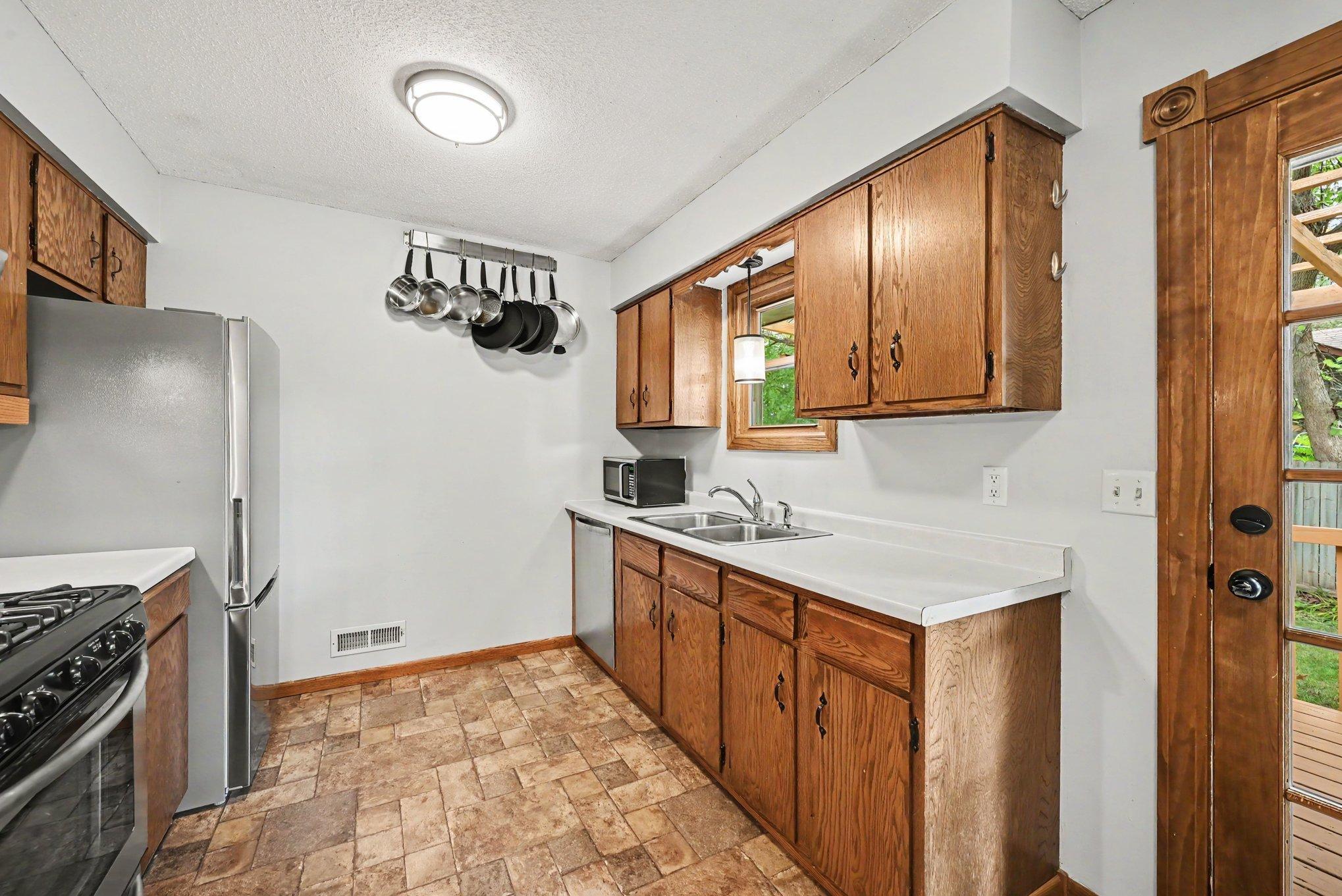4932 Hanover Road Property Photo 9