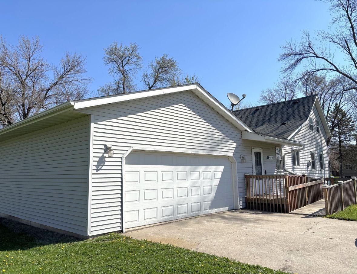 76 4th Avenue E Property Photo 47