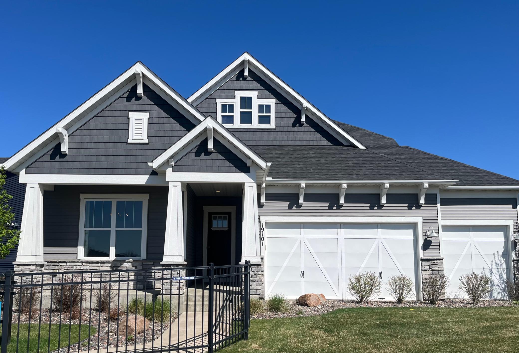 19101 101st Place Property Photo 1